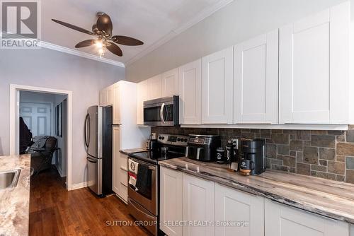 852 Lorne Avenue, London, ON - Indoor Photo Showing Kitchen With Double Sink