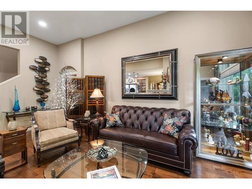 4520 Gallaghers Lookout Unit# 28, Kelowna, BC - Indoor Photo Showing Living Room