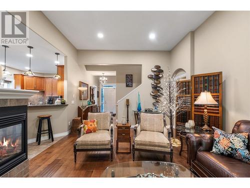 4520 Gallaghers Lookout Unit# 28, Kelowna, BC - Indoor Photo Showing Living Room With Fireplace