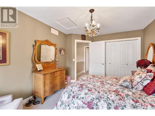 4520 Gallaghers Lookout Unit# 28, Kelowna, BC - Indoor Photo Showing Bedroom