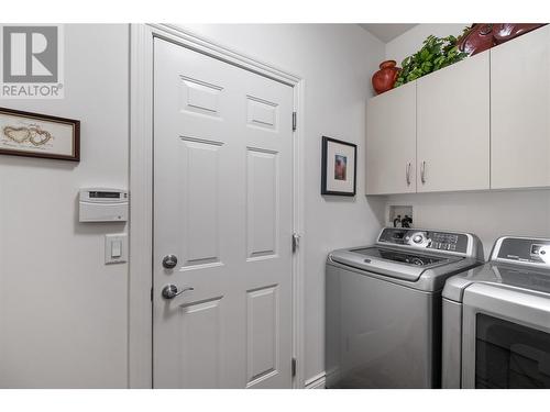 4520 Gallaghers Lookout Unit# 28, Kelowna, BC - Indoor Photo Showing Laundry Room