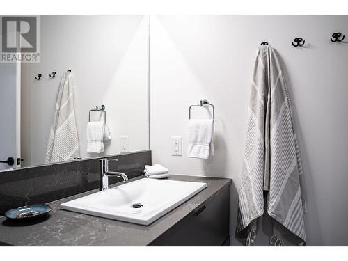 1701 Coursier Avenue Unit# 3206, Revelstoke, BC - Indoor Photo Showing Bathroom