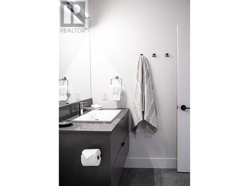 1701 Coursier Avenue Unit# 3206, Revelstoke, BC - Indoor Photo Showing Bathroom