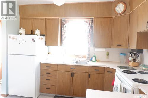 2014 4Th Street N, Rockglen, SK - Indoor Photo Showing Kitchen