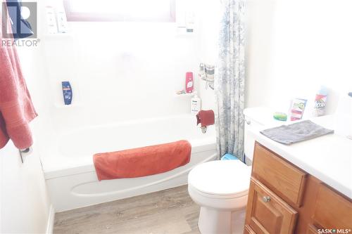 2014 4Th Street N, Rockglen, SK - Indoor Photo Showing Bathroom