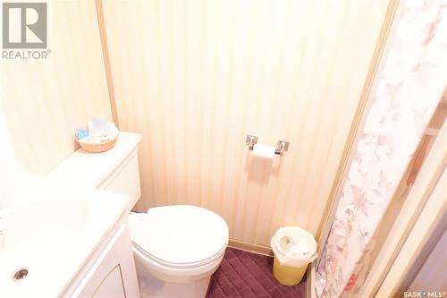 2014 4Th Street N, Rockglen, SK - Indoor Photo Showing Bathroom