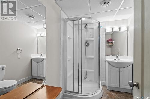 1318 Empress Avenue, Saskatoon, SK - Indoor Photo Showing Bathroom