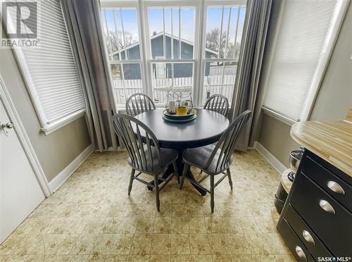 424 6Th Avenue Nw, Swift Current, SK - Indoor Photo Showing Dining Room