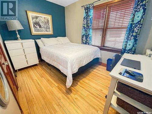 424 6Th Avenue Nw, Swift Current, SK - Indoor Photo Showing Bedroom