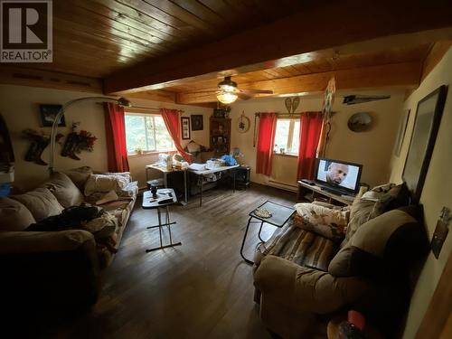 23938 Upper Halfway Road, Fort St. John, BC - Indoor Photo Showing Living Room