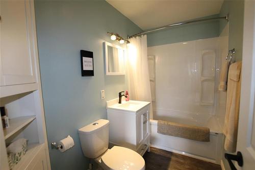 83 7Th Street E, The Pas, MB - Indoor Photo Showing Bathroom