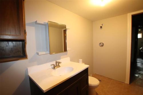 83 7Th Street E, The Pas, MB - Indoor Photo Showing Bathroom