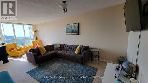 #2010 - 21 Overlea Boulevard, Toronto (Thorncliffe Park), ON - Indoor Photo Showing Living Room