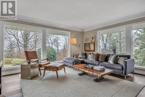 7 Sunrise Court, Cobourg, ON - Indoor Photo Showing Living Room