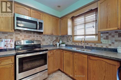 1707 Princelea Place, Mississauga, ON - Indoor Photo Showing Kitchen With Double Sink