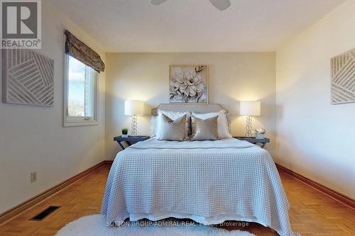 1707 Princelea Place, Mississauga, ON - Indoor Photo Showing Bedroom