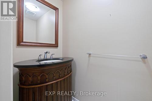 6983 Dunnview Court, Mississauga, ON - Indoor Photo Showing Bathroom