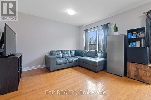 6983 Dunnview Court, Mississauga, ON - Indoor Photo Showing Living Room