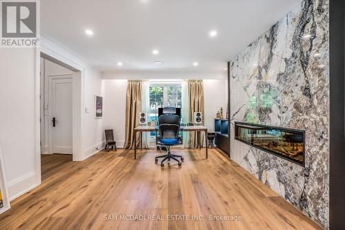 1242 Ravine Drive, Mississauga (Lorne Park), ON - Indoor Photo Showing Living Room