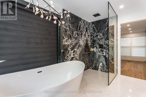 1242 Ravine Drive, Mississauga, ON - Indoor Photo Showing Bathroom