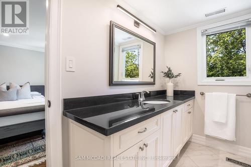 1242 Ravine Drive, Mississauga, ON - Indoor Photo Showing Bathroom