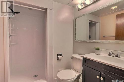 5818 Sherwood Drive, Regina, SK - Indoor Photo Showing Bathroom