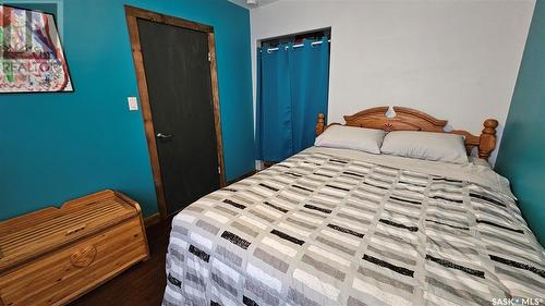 309 9Th Avenue Nw, Swift Current, SK - Indoor Photo Showing Bedroom