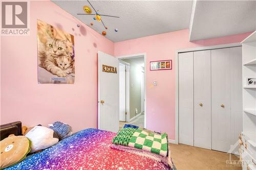 265 Forestglade Crescent, Ottawa, ON - Indoor Photo Showing Bedroom