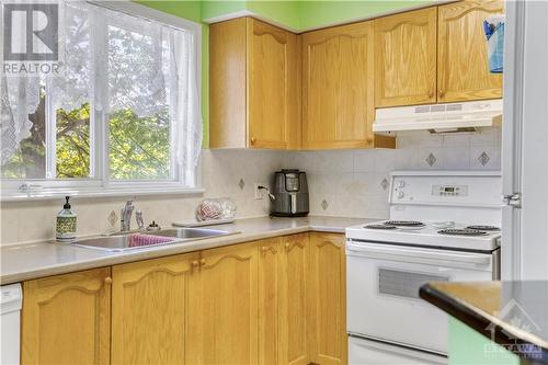 265 Forestglade Crescent, Ottawa, ON - Indoor Photo Showing Kitchen With Double Sink