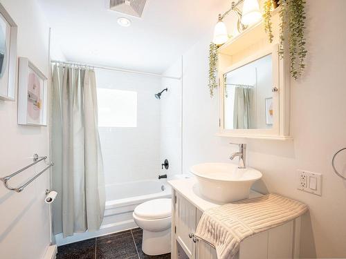 Bathroom - 157  - 159 Ch. Bernier, Sutton, QC - Indoor Photo Showing Bathroom