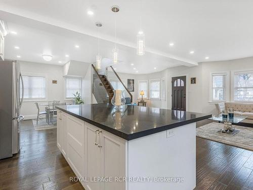 100 Harrison Ave, Aurora, ON - Indoor Photo Showing Living Room With Fireplace