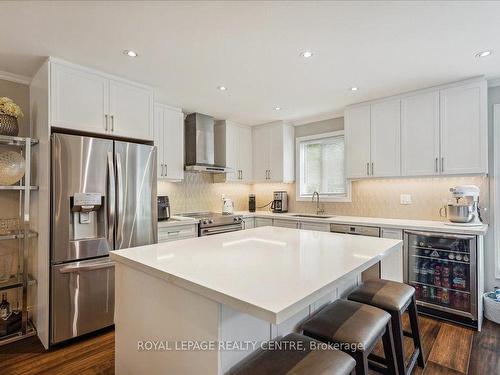 2471 Ploughshare Crt, Mississauga, ON - Indoor Photo Showing Kitchen With Stainless Steel Kitchen With Upgraded Kitchen