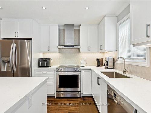 2471 Ploughshare Crt, Mississauga, ON - Indoor Photo Showing Kitchen With Stainless Steel Kitchen With Upgraded Kitchen