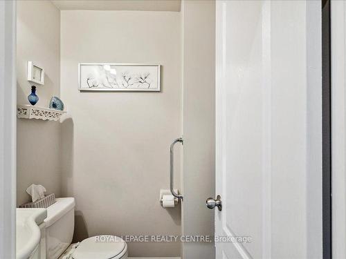 2471 Ploughshare Crt, Mississauga, ON - Indoor Photo Showing Bathroom