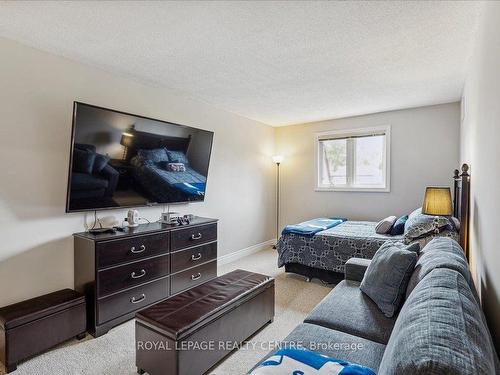 2471 Ploughshare Crt, Mississauga, ON - Indoor Photo Showing Bedroom