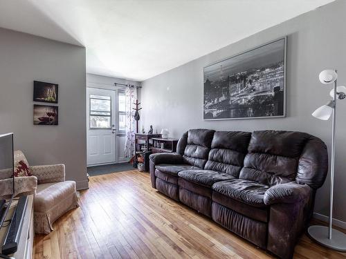 Salon - 207  - 211 Rue St-Hubert, Saint-Jean-Sur-Richelieu, QC - Indoor Photo Showing Living Room