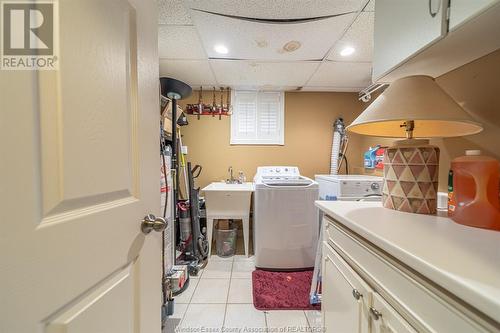 11484 Timber Bay, Windsor, ON - Indoor Photo Showing Laundry Room