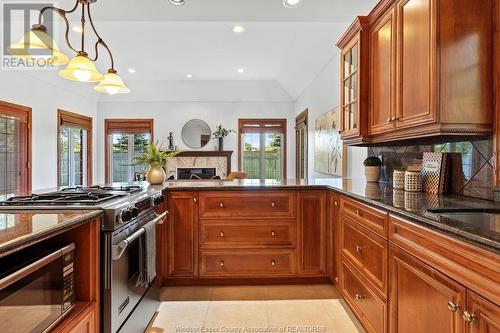 3381 Gundy Park, Windsor, ON - Indoor Photo Showing Kitchen