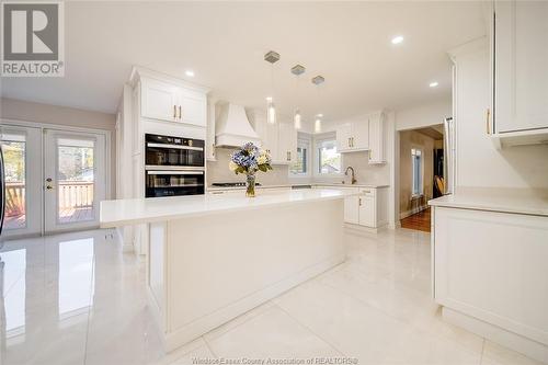 12303 Vickery Lane, Tecumseh, ON - Indoor Photo Showing Kitchen