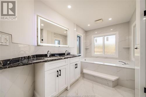 12303 Vickery Lane, Tecumseh, ON - Indoor Photo Showing Bathroom