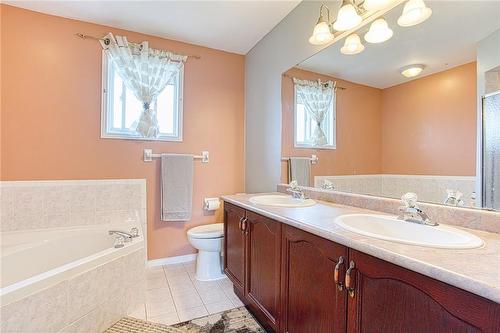 43 Spadara Drive, Hamilton, ON - Indoor Photo Showing Bathroom