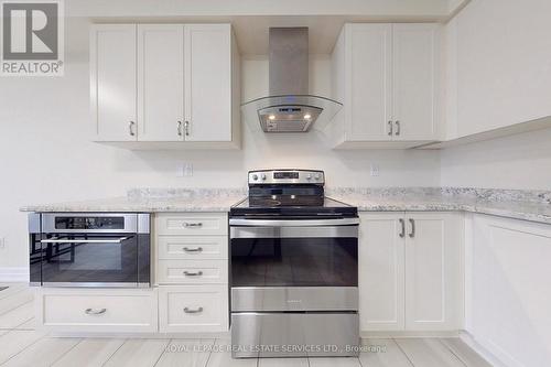 9498 Tallgrass Avenue, Niagara Falls, ON - Indoor Photo Showing Kitchen