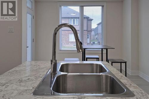 9498 Tallgrass Avenue, Niagara Falls, ON - Indoor Photo Showing Kitchen With Double Sink