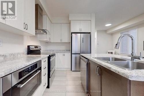 9498 Tallgrass Avenue, Niagara Falls, ON - Indoor Photo Showing Kitchen With Double Sink With Upgraded Kitchen