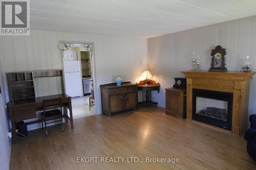 9 Sandpiper Lane, Quinte West, ON - Indoor Photo Showing Living Room With Fireplace