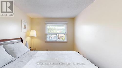 61 Mabley Crescent, Vaughan, ON - Indoor Photo Showing Bedroom