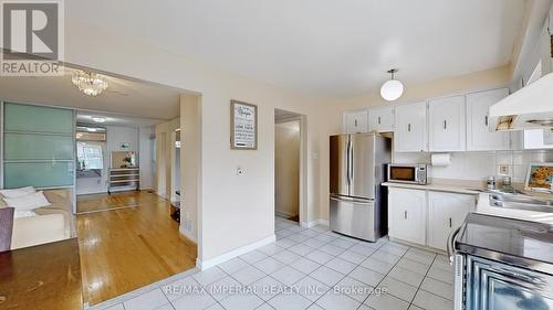 61 Mabley Crescent, Vaughan, ON - Indoor Photo Showing Kitchen