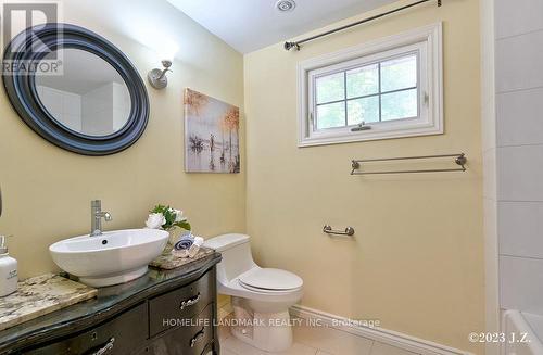 2 Gainsville Avenue, Markham, ON - Indoor Photo Showing Bathroom