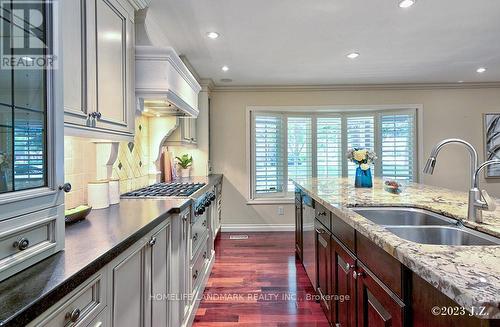 2 Gainsville Avenue, Markham, ON - Indoor Photo Showing Kitchen With Double Sink With Upgraded Kitchen