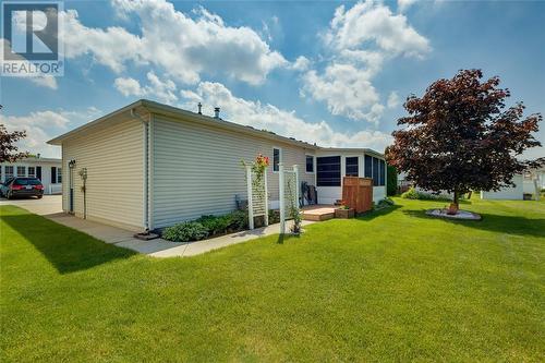 5700 Blackwell Sideroad Unit# 215, Sarnia, ON - Outdoor